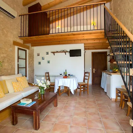 Es Pla De Llodrá Agroturismo